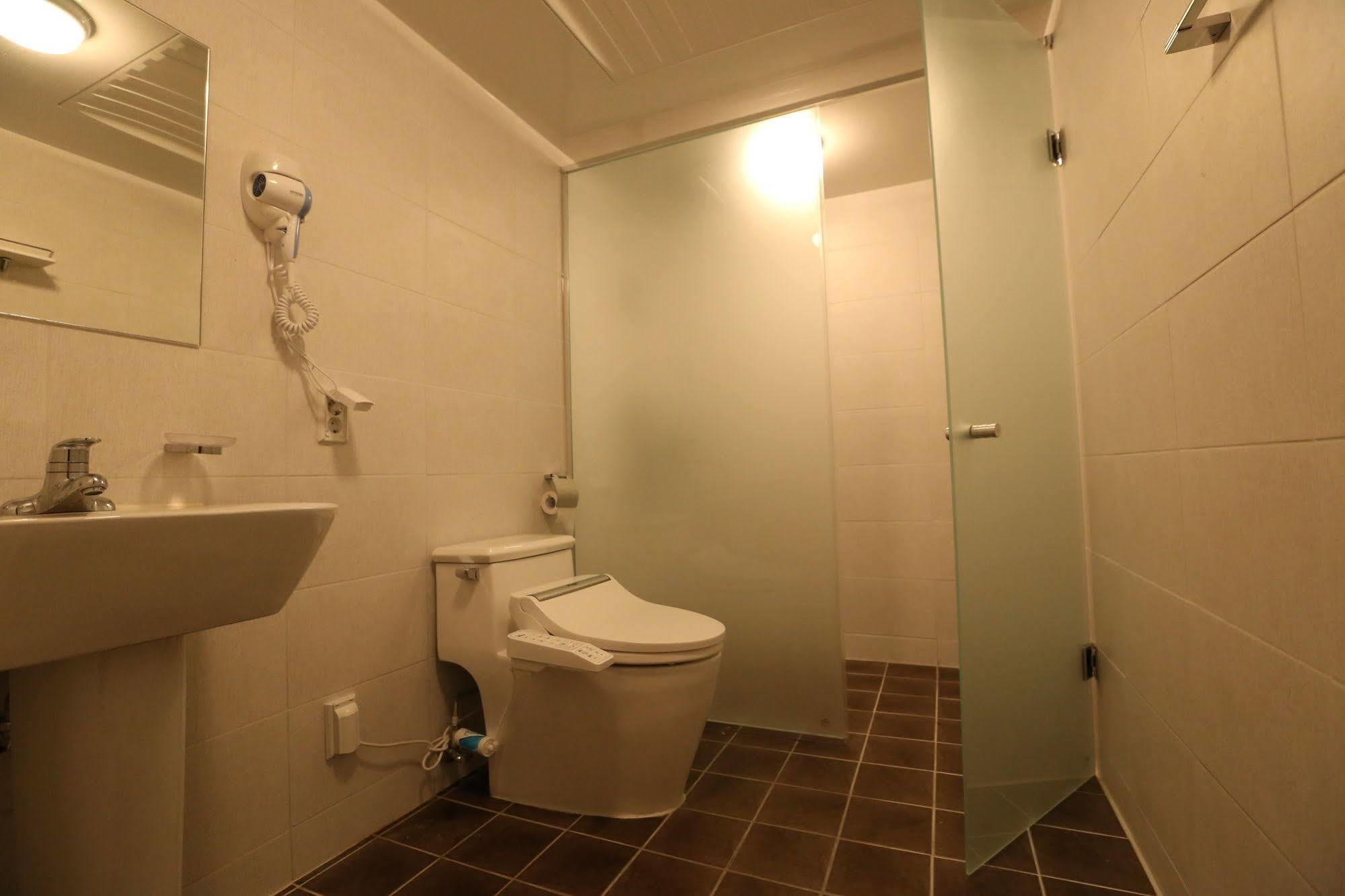 Philstay Ehwa Boutique - Female Only Szöul Kültér fotó